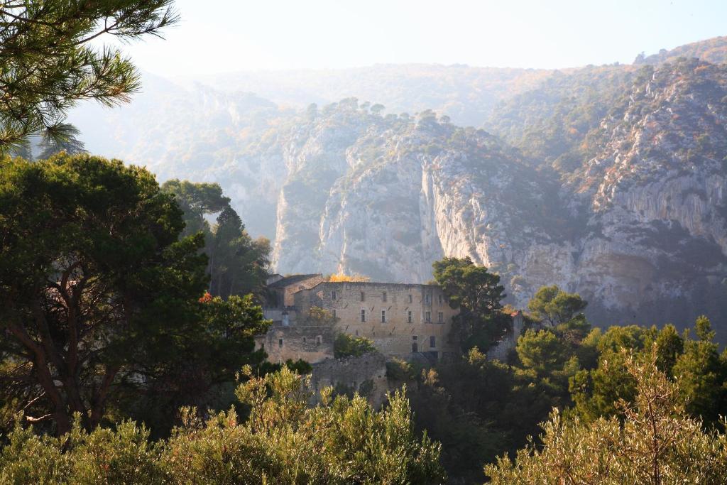 Belle De Nuit Bed & Breakfast Oppede Bagian luar foto