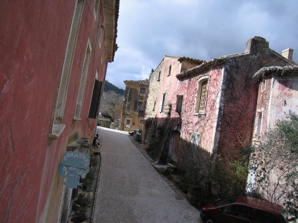 Belle De Nuit Bed & Breakfast Oppede Bagian luar foto